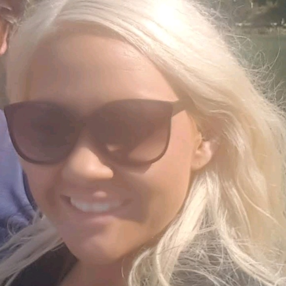 Meet your Posher, Rachel - Picture 1 of 1